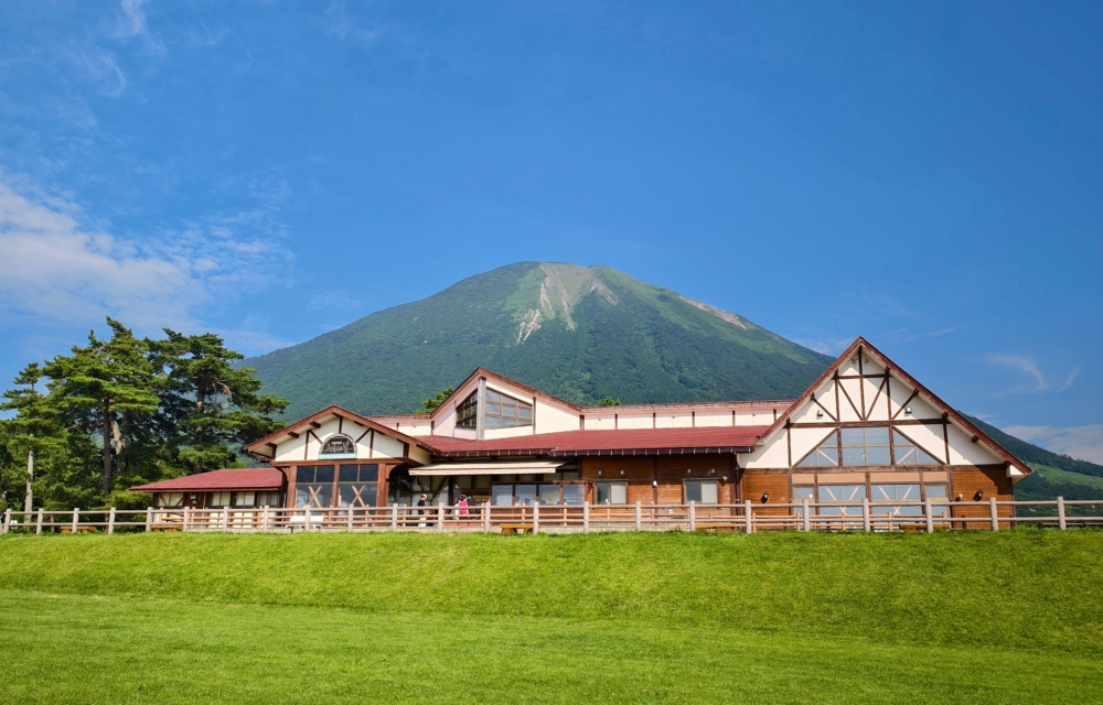 鳥取大山周邊景點：植田正治寫真美術館、久米櫻酒造、大山桝水高原、大山牧場牛奶故鄉、日本名池大城池、大山美居溫泉度假酒店