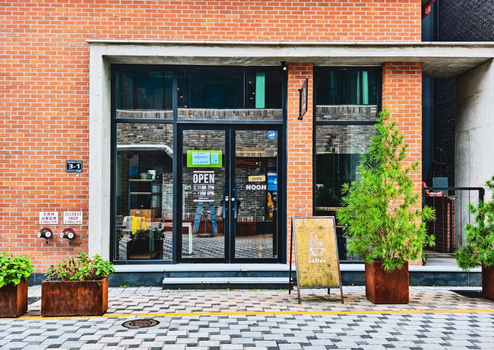 釜山南浦洞住宿 SuHi Hostel 舒伊青年旅館 工業風美學，最CHILL的複合式設計旅宿