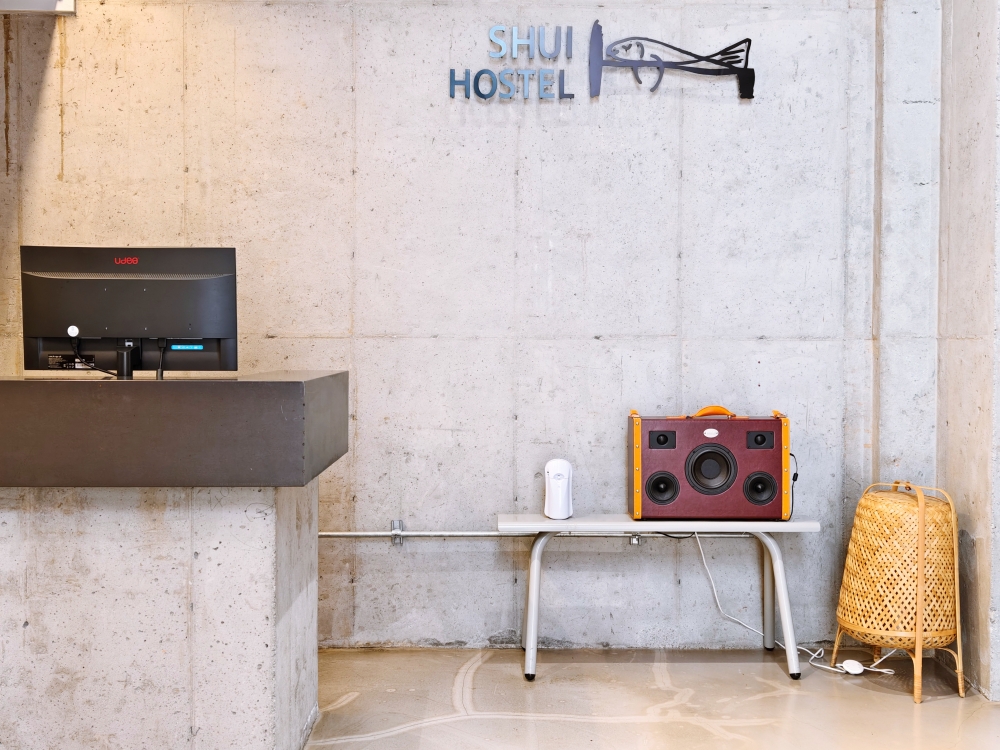 釜山南浦洞住宿 SuHi Hostel 舒伊青年旅館 工業風美學，最CHILL的複合式設計旅宿