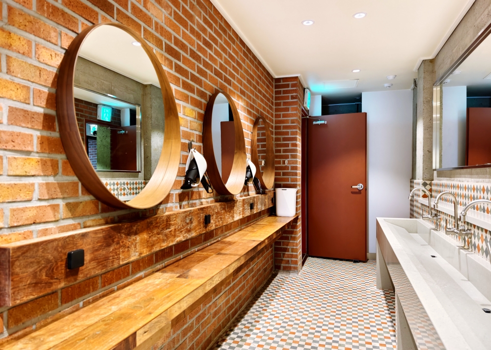 釜山南浦洞住宿 SuHi Hostel 舒伊青年旅館 工業風美學，最CHILL的複合式設計旅宿