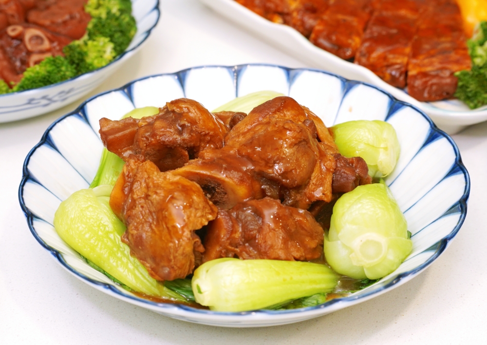 【 宅配年菜推薦 】一桌到位的團圓滋味｜愛上新鮮 × 吳秉承「承福滿堂團圓宴」年菜開箱