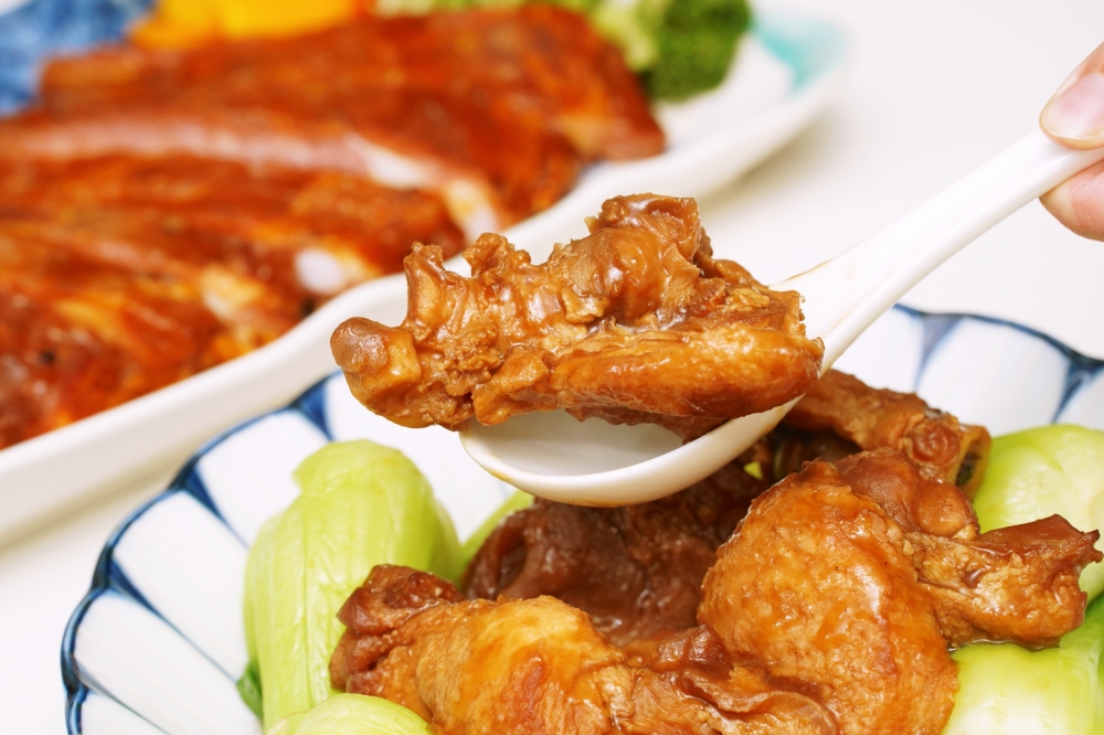 【 宅配年菜推薦 】一桌到位的團圓滋味｜愛上新鮮 × 吳秉承「承福滿堂團圓宴」年菜開箱