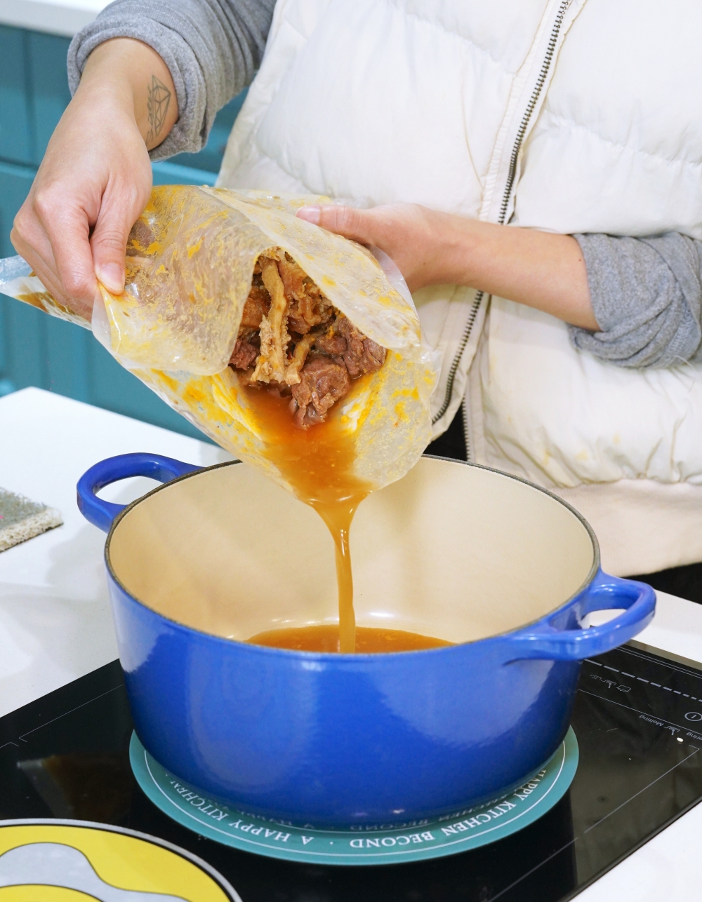 「把國宴級手藝端上餐桌：阿基師 × 愛上新鮮 牛三寶老饕牛肉爐」