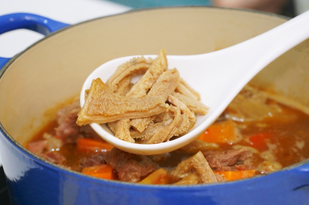 「把國宴級手藝端上餐桌：阿基師 × 愛上新鮮 牛三寶老饕牛肉爐」